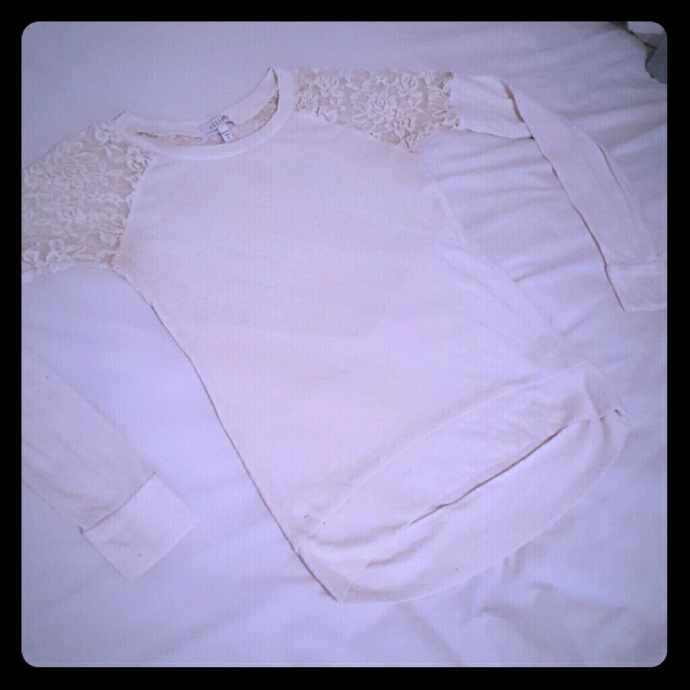 Delias lace back and shoulder long sleeve